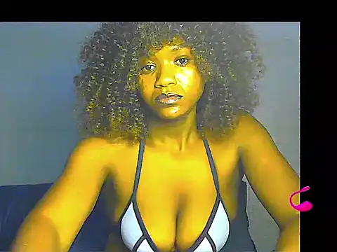 Snapshot of lilylovexx chatting on 02/06/26, 12:26 lilylovexx online show from 02/06/26, 12:26