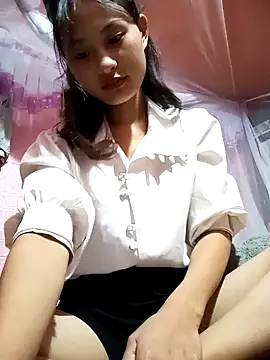 Snapshot of trieungoclnt chatting on 10/21/25, 04:24 trieungoclnt online show from 10/21/25, 04:24