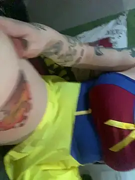 Snapshot of poussichienne chatting on 01/23/25, 02:28 poussichienne online show from 01/23/25, 02:28