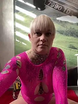 Snapshot of poussichienne chatting on 01/31/25, 12:51 poussichienne online show from 01/31/25, 12:51