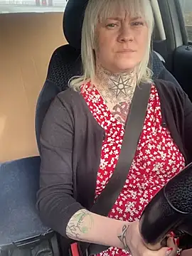 poussichienne online show from 02/26/26, 10:14