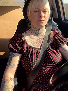 poussichienne online show from 02/27/26, 10:15