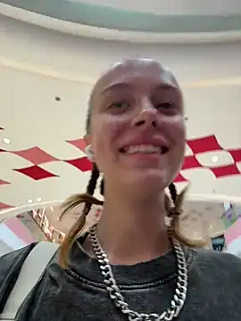 Snapshot of enjoy_my_beauty chatting on 12/15/24, 05:02 enjoy my beauty online show from 12/15/24, 05:02