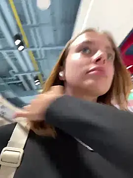 Snapshot of enjoy_my_beauty chatting on 01/18/25, 05:10 enjoy my beauty online show from 01/18/25, 05:10