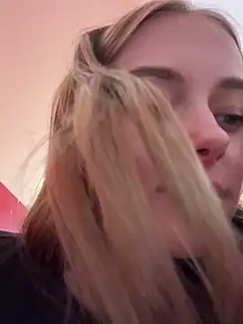 Snapshot of enjoy_my_beauty chatting on 02/19/25, 08:01 enjoy my beauty online show from 02/19/25, 08:01