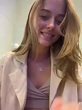 Snapshot of enjoy_my_beauty chatting on 02/26/25, 07:20 enjoy my beauty online show from 02/26/25, 07:20