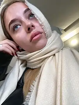 Snapshot of enjoy_my_beauty chatting on 10/30/25, 06:59 enjoy my beauty online show from 10/30/25, 06:59