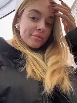 Snapshot of enjoy_my_beauty chatting on 11/15/25, 07:05 enjoy my beauty online show from 11/15/25, 07:05