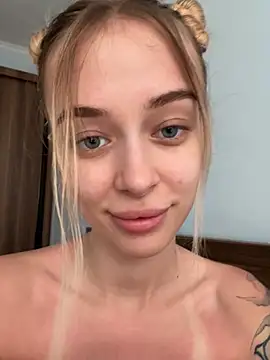 Snapshot of enjoy_my_beauty chatting on 06/11/26, 06:44 enjoy my beauty online show from 06/11/26, 06:44