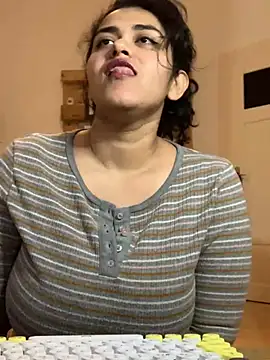 Curvydesifromgermany online show from 12/27/24, 03:15