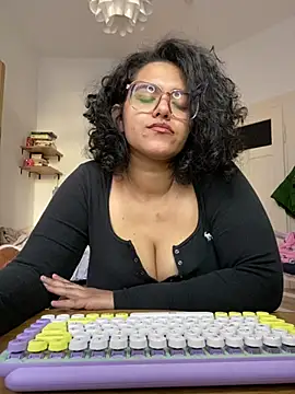Curvydesifromgermany online show from 03/06/25, 03:24