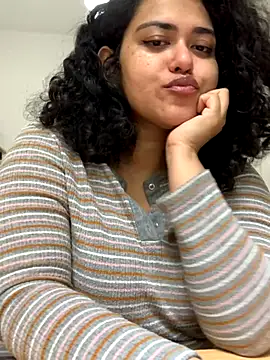 Curvydesifromgermany online show from 10/07/25, 11:40