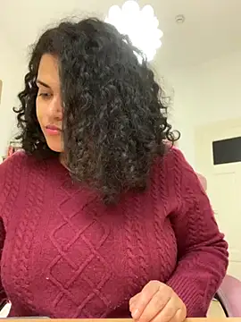 Curvydesifromgermany online show from 10/10/25, 12:37