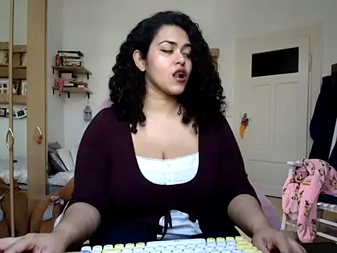 Curvydesifromgermany online show from 02/27/26, 11:43