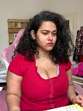 Curvydesifromgermany online show from 03/26/26, 10:10