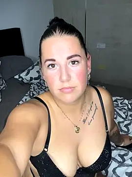 Snapshot of xlinastarrx chatting on 10/01/25, 07:42 xlinastarrx online show from 10/01/25, 07:42