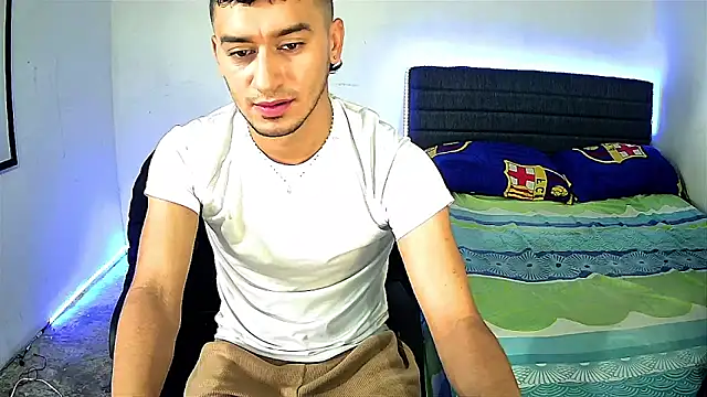 Kevin Torres online show from 12/20/25, 04:47