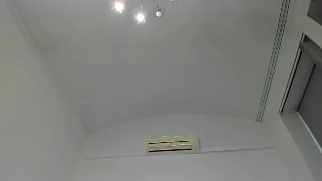 Snapshot of Moon__Eclipse chatting on 12/22/24, 07:44 Moon Eclipse online show from 12/22/24, 07:44