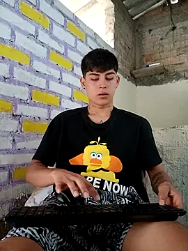 Lukas strong online show from 10/24/25, 02:57