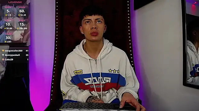 Snapshot of Steev_Novoa chatting on 12/07/24, 08:11 Steev Novoa online show from 12/07/24, 08:11