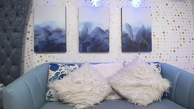 Snapshot of Steev_Novoa chatting on 12/12/24, 04:37 Steev Novoa online show from 12/12/24, 04:37