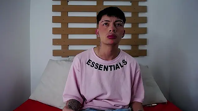 Snapshot of Steev_Novoa chatting on 01/25/25, 04:45 Steev Novoa online show from 01/25/25, 04:45