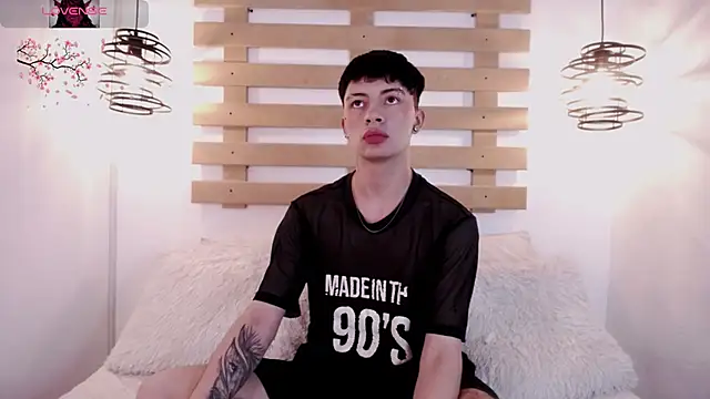 Snapshot of Steev_Novoa chatting on 02/02/25, 04:15 Steev Novoa online show from 02/02/25, 04:15