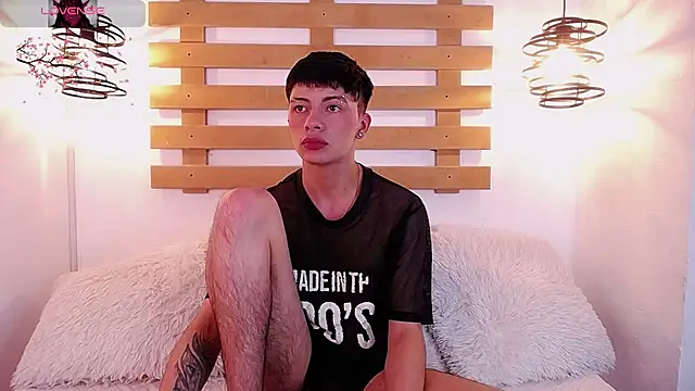 Snapshot of Steev_Novoa chatting on 02/02/25, 01:30 Steev Novoa online show from 02/02/25, 01:30