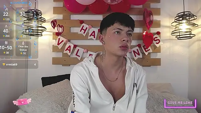 Snapshot of Steev_Novoa chatting on 02/14/25, 10:07 Steev Novoa online show from 02/14/25, 10:07