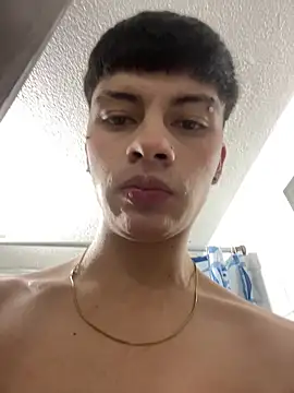 Snapshot of Steev_Novoa chatting on 03/01/25, 05:42 Steev Novoa online show from 03/01/25, 05:42