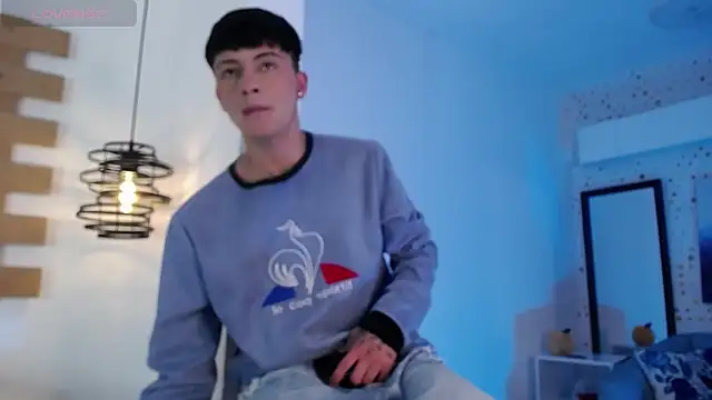 Snapshot of Steev_Novoa chatting on 03/04/25, 04:49 Steev Novoa online show from 03/04/25, 04:49