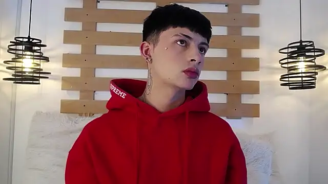 Snapshot of Steev_Novoa chatting on 03/05/25, 04:45 Steev Novoa online show from 03/05/25, 04:45