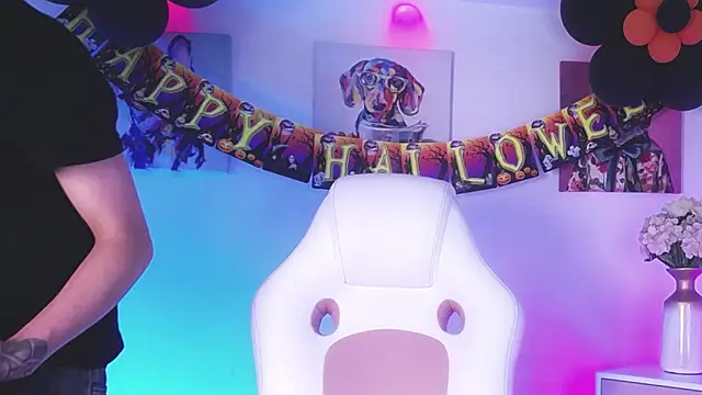 Snapshot of Steev_Novoa chatting on 10/17/25, 09:17 Steev Novoa online show from 10/17/25, 09:17