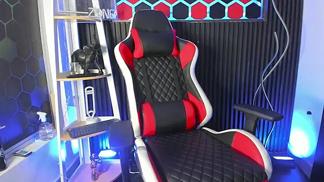 Snapshot of Steev_Novoa chatting on 03/25/26, 04:13 Steev Novoa online show from 03/25/26, 04:13