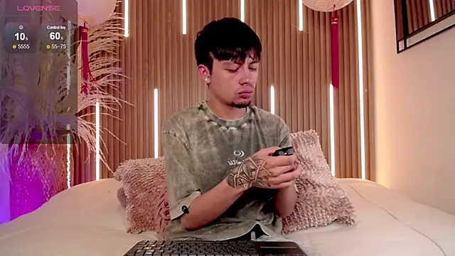 Snapshot of Steev_Novoa chatting on 03/29/26, 07:47 Steev Novoa online show from 03/29/26, 07:47