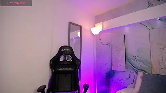 Snapshot of Steev_Novoa chatting on 04/02/26, 03:04 Steev Novoa online show from 04/02/26, 03:04