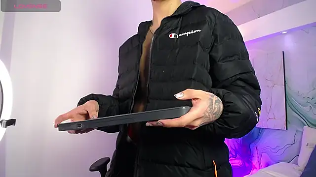 Snapshot of Steev_Novoa chatting on 04/03/26, 03:15 Steev Novoa online show from 04/03/26, 03:15