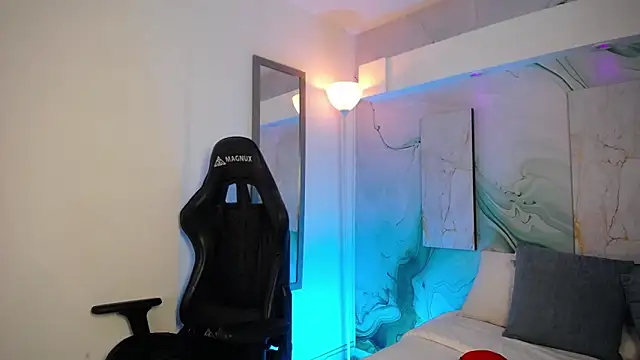 Snapshot of Steev_Novoa chatting on 04/13/26, 02:39 Steev Novoa online show from 04/13/26, 02:39