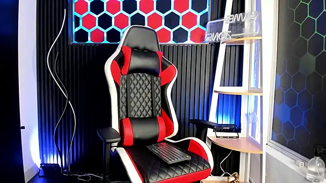 Snapshot of Steev_Novoa chatting on 04/16/26, 04:24 Steev Novoa online show from 04/16/26, 04:24