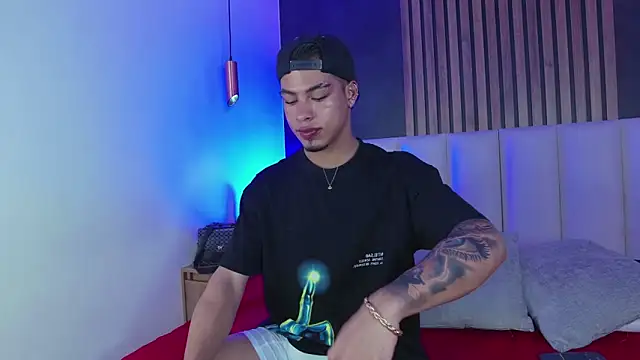 Snapshot of Ken-boy_ chatting on 02/04/25, 03:54 Ken-boy online show from 02/04/25, 03:54