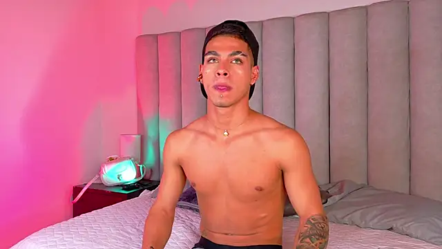 Snapshot of Ken-boy_ chatting on 02/27/25, 03:36 Ken-boy online show from 02/27/25, 03:36