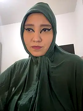 hannahayat online show from 11/15/25, 02:24