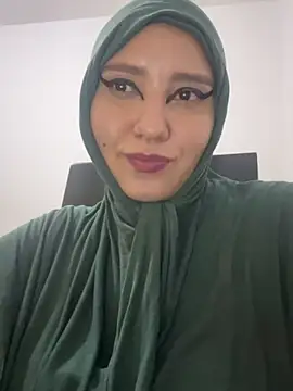 hannahayat online show from 11/23/25, 02:33