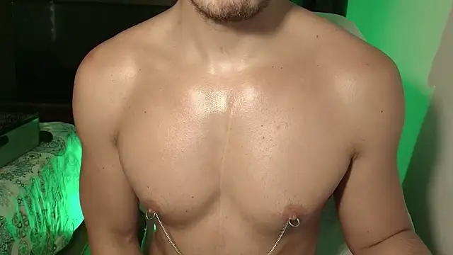 Snapshot of heydave_ chatting on 10/20/25, 04:07 heydave online show from 10/20/25, 04:07