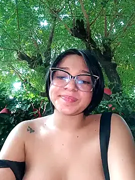 Snapshot of -VICKKY chatting on 02/25/25, 10:18 -VICKKY online show from 02/25/25, 10:18