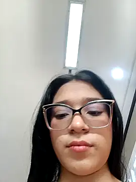 Snapshot of -VICKKY chatting on 02/26/25, 09:16 -VICKKY online show from 02/26/25, 09:16