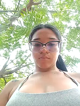 Snapshot of -VICKKY chatting on 02/28/25, 02:09 -VICKKY online show from 02/28/25, 02:09