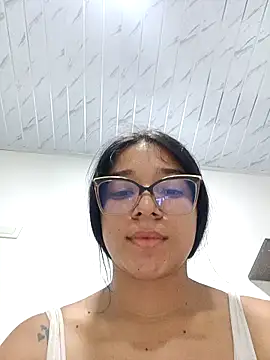 Snapshot of -VICKKY chatting on 03/13/25, 01:54 -VICKKY online show from 03/13/25, 01:54