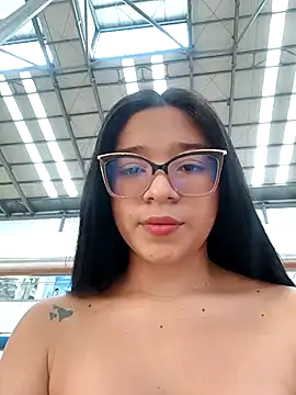 Snapshot of -VICKKY chatting on 03/13/25, 09:59 -VICKKY online show from 03/13/25, 09:59