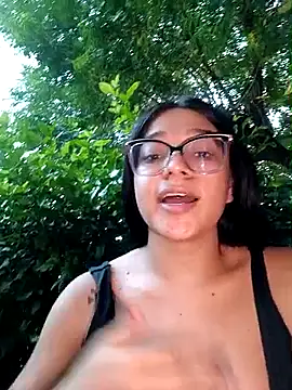 Snapshot of -VICKKY chatting on 03/19/25, 10:53 -VICKKY online show from 03/19/25, 10:53